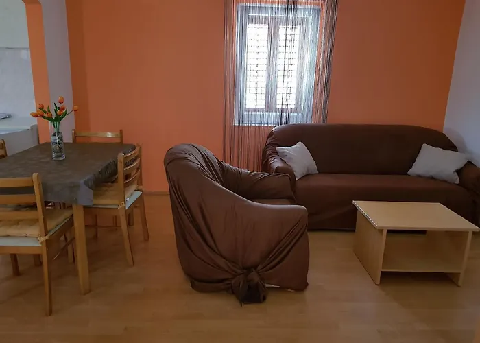 Jakov Apartment